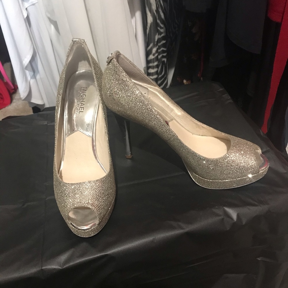Michael Kors silver pumps